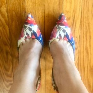 Size 6 Guess Bright Floral Pointy Heels
